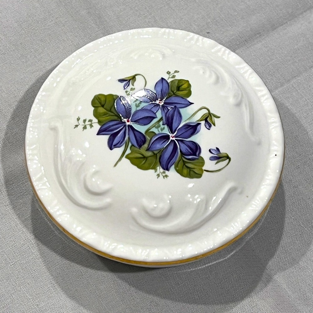 Royal Grafton covered trinket dish